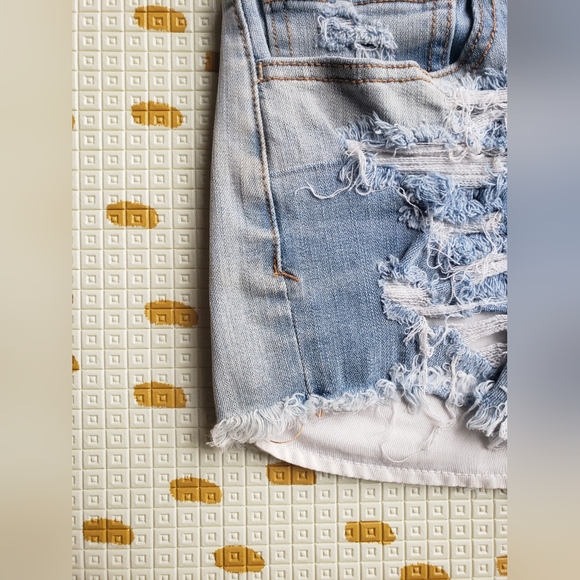 American Eagle jean shorts size 8 - Picture 3 of 4